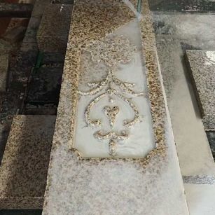 贺州 黄金麻花岗岩异形加工雕刻栏杆大柱