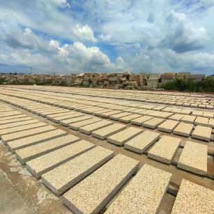 贺州 黄金麻花岗岩荔枝面地铺石防护中