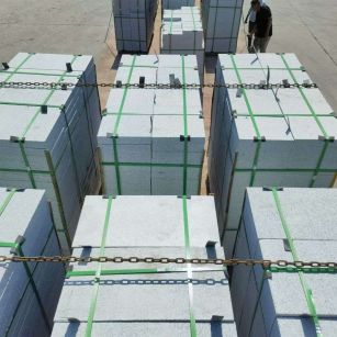 贺州 芝麻白花岗岩5公分地铺石 花岗岩厂家工厂装车日常