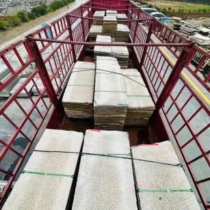 贺州 黄金麻花岗岩荔枝面，光面毛板装车完成