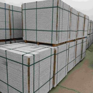 贺州 白麻花岗岩石材荔枝面地铺石（300*600*50）