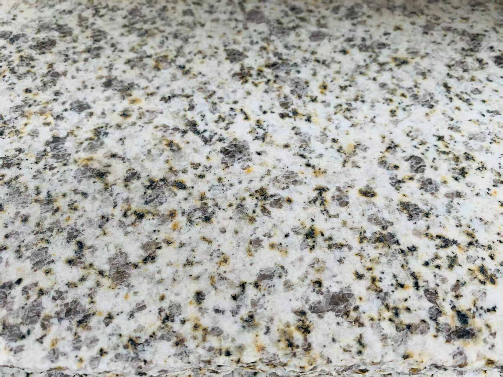 贺州 黄金麻花岗岩石材浅黄光面