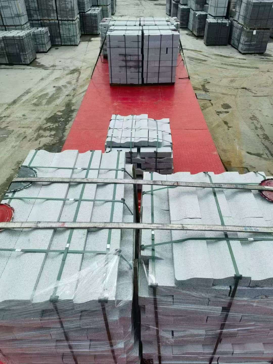 贺州 芝麻白仿形加直形路沿石出货日常