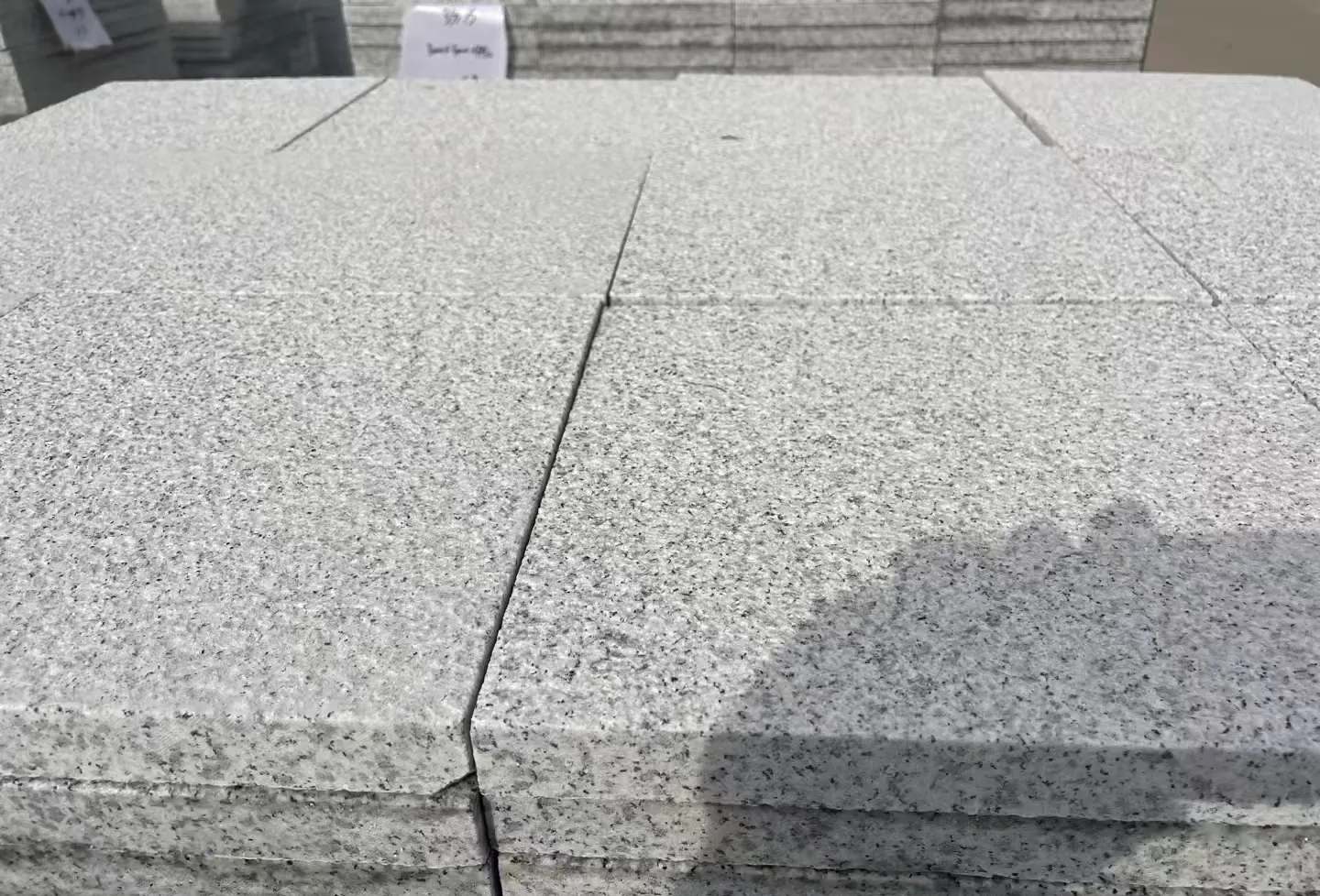 贺州 白麻花岗岩石材推荐 荔枝面地铺石