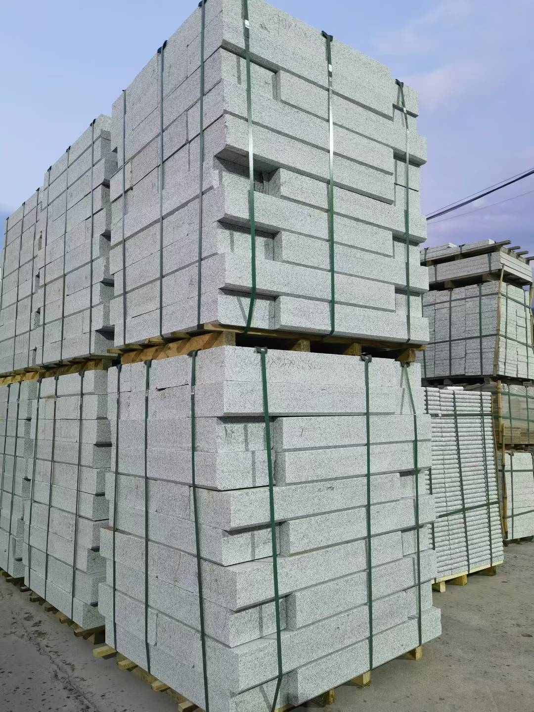 贺州 芝麻白花岗岩路沿石，路缘石，路肩石，道牙，立缘石，马路牙子，街沿石，侧石等