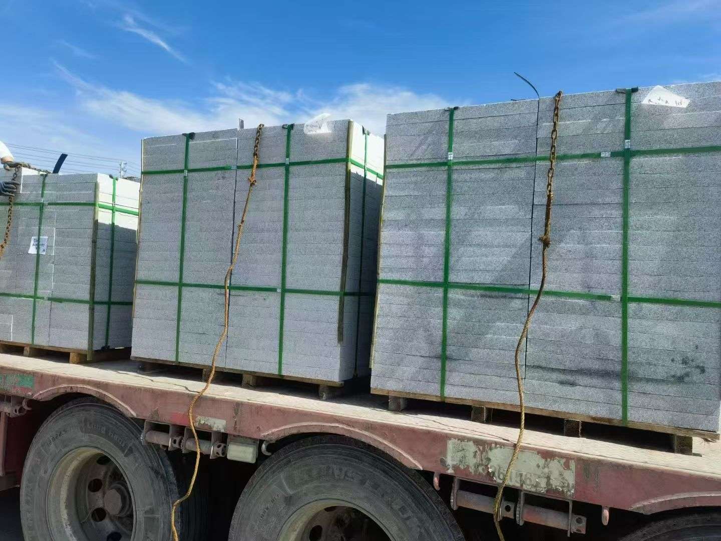 贺州 芝麻白花岗岩地铺石装车日常