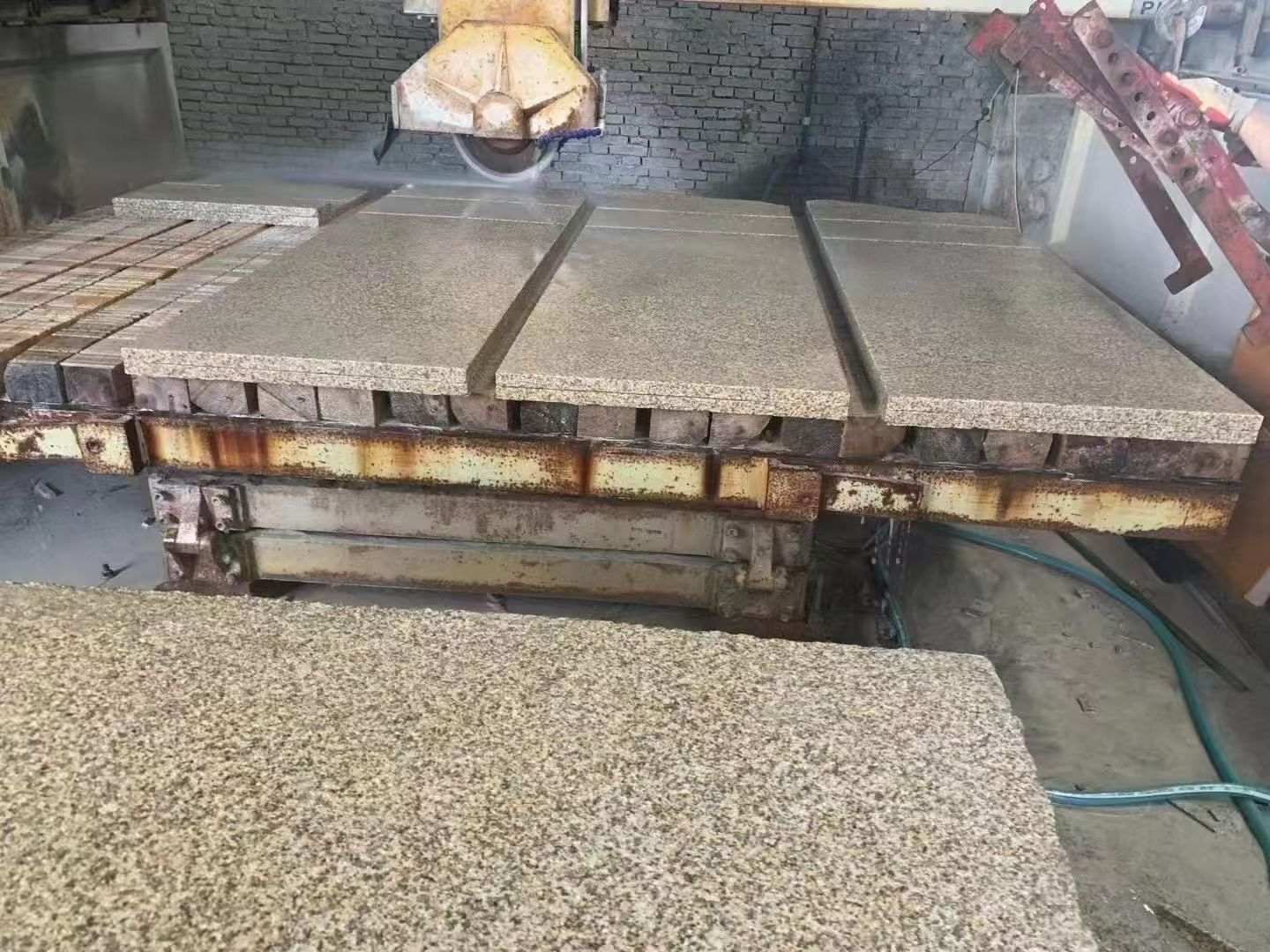 贺州 黄金麻荔枝面成品板加工