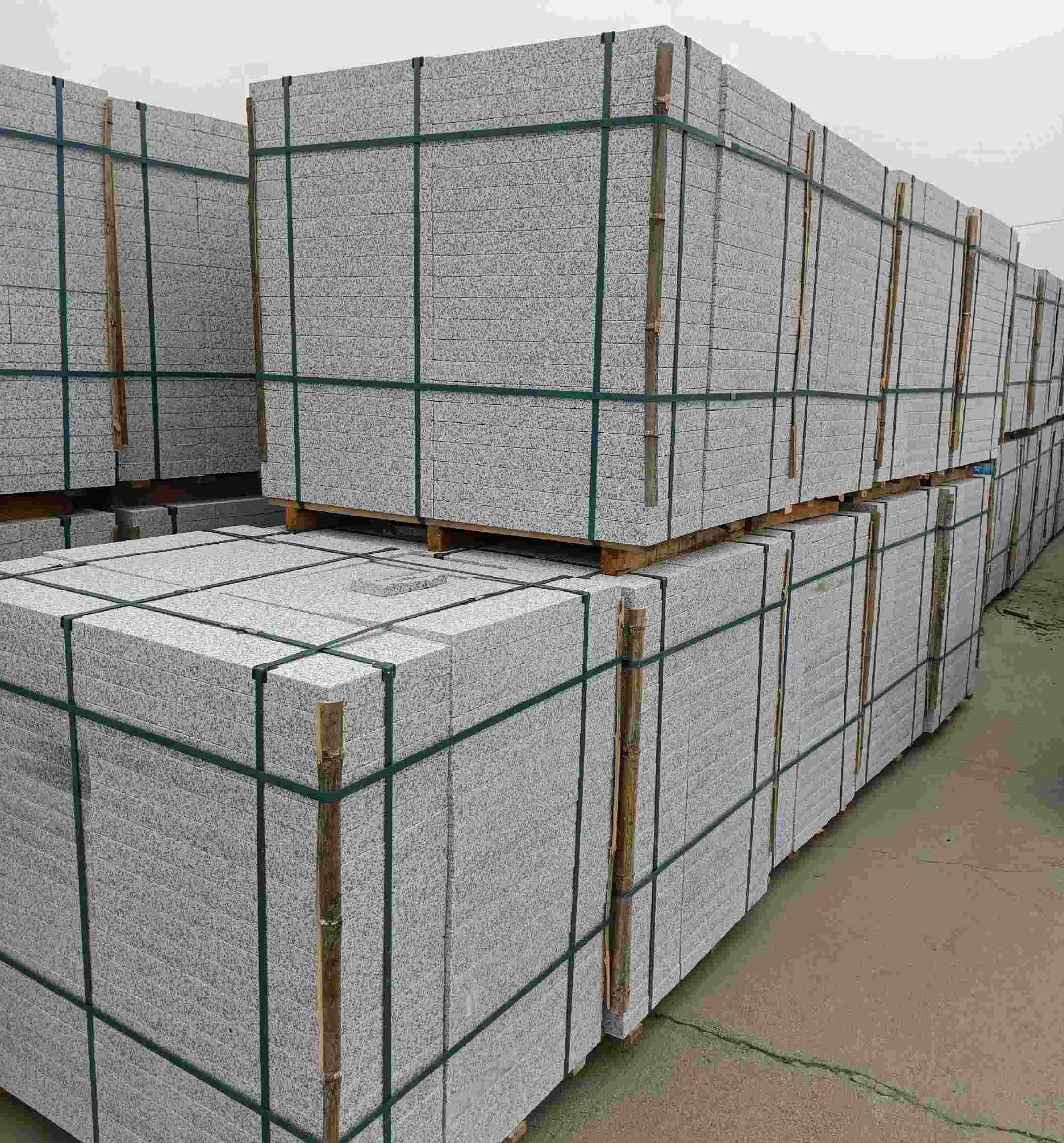 贺州 白麻花岗岩石材荔枝面地铺石（300*600*50）