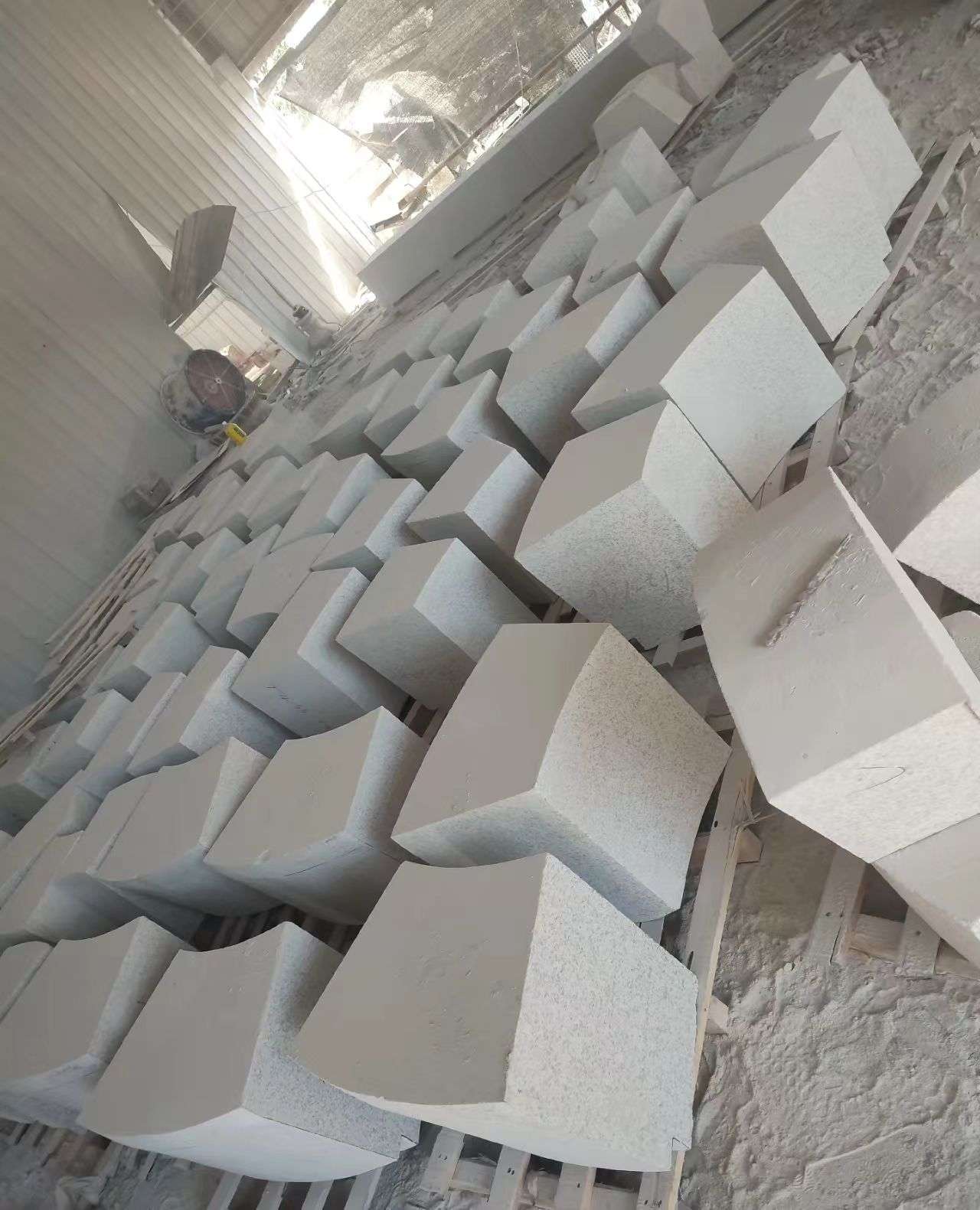 贺州 白麻花岗岩异形坐凳