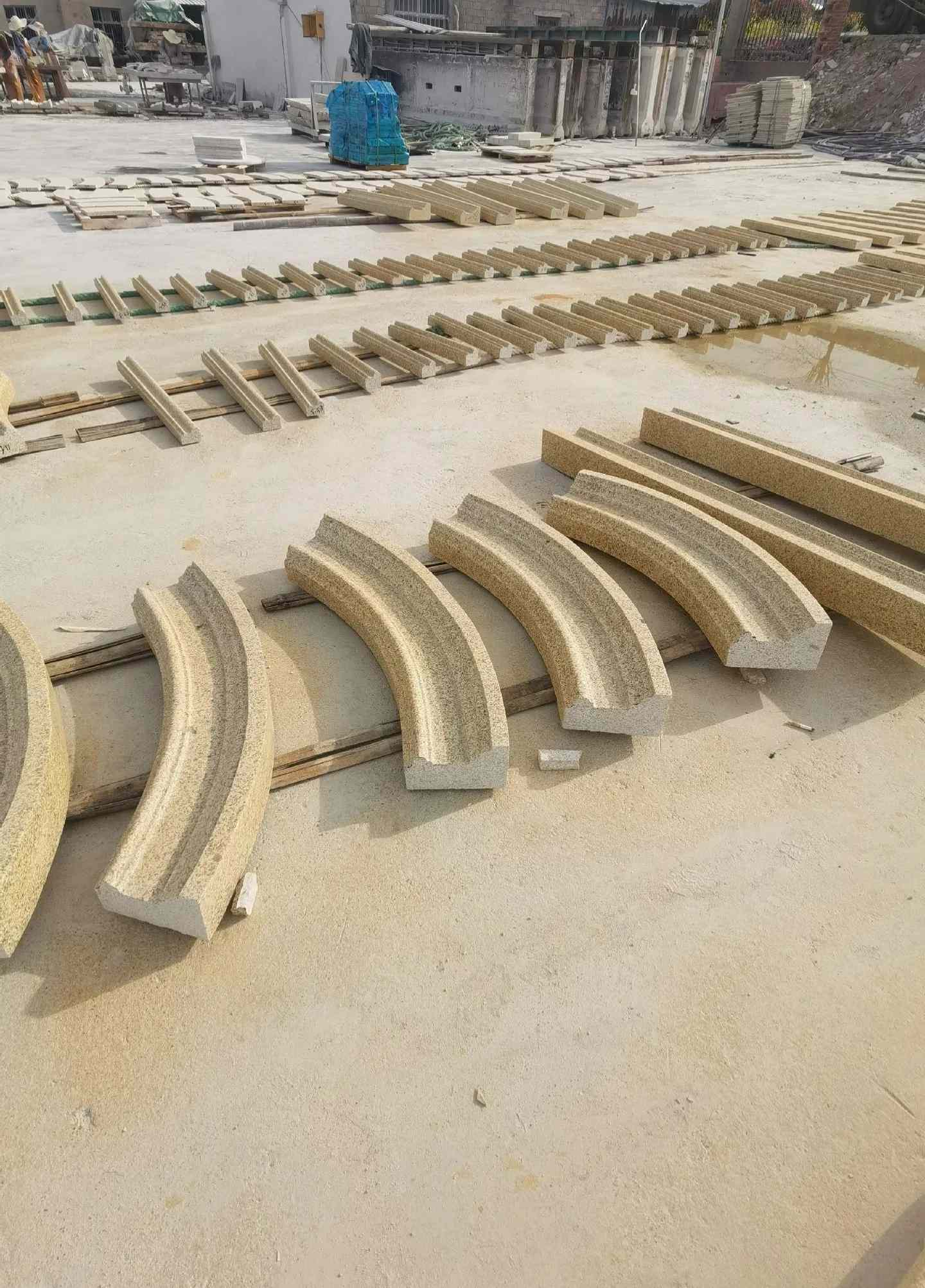 贺州 黄金麻花岗岩别墅线条