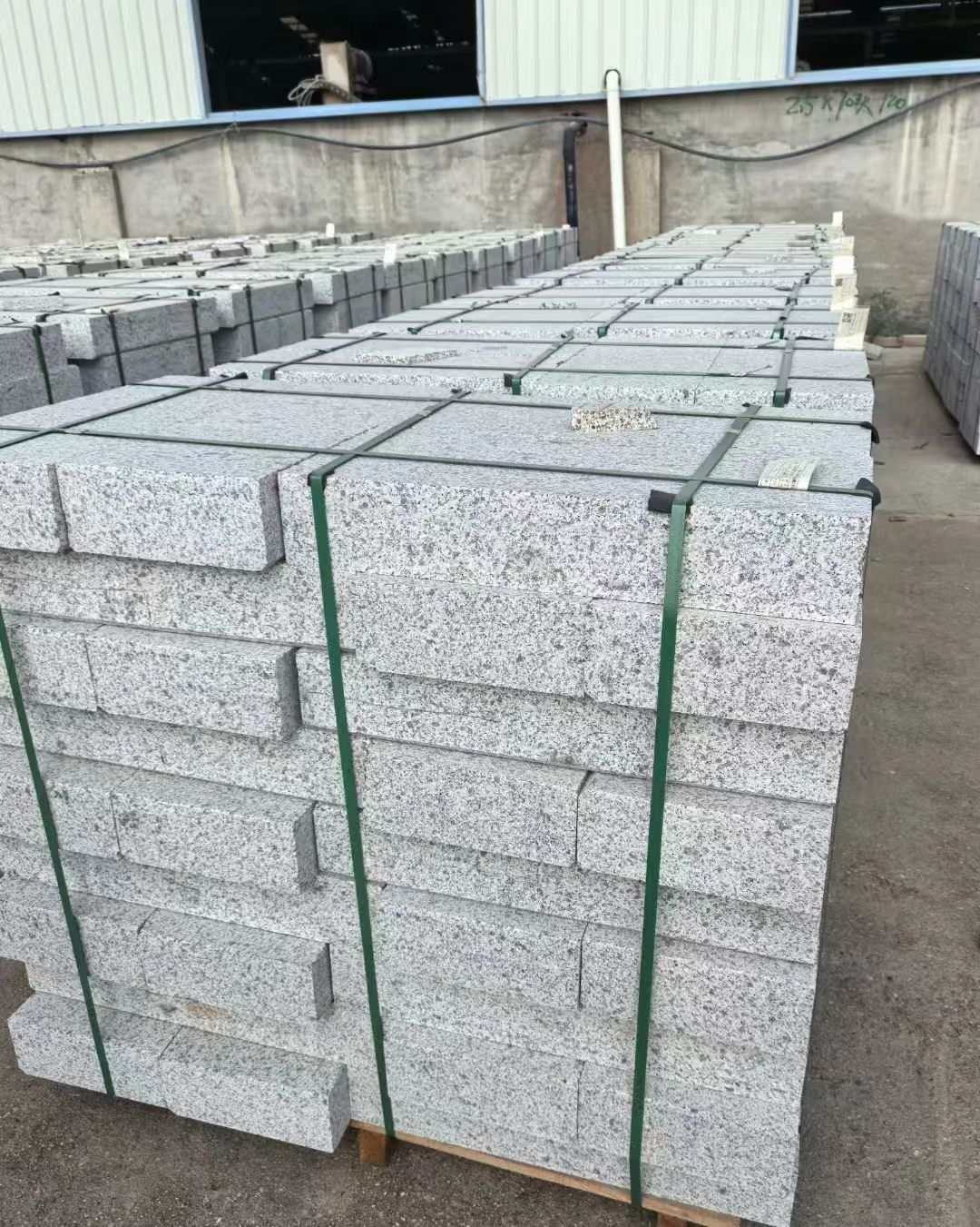 贺州 白麻花岗岩路沿石，弧形路沿石，道牙石，马路牙子，界石，路缘石，平沿石，直岩石，平缘石等