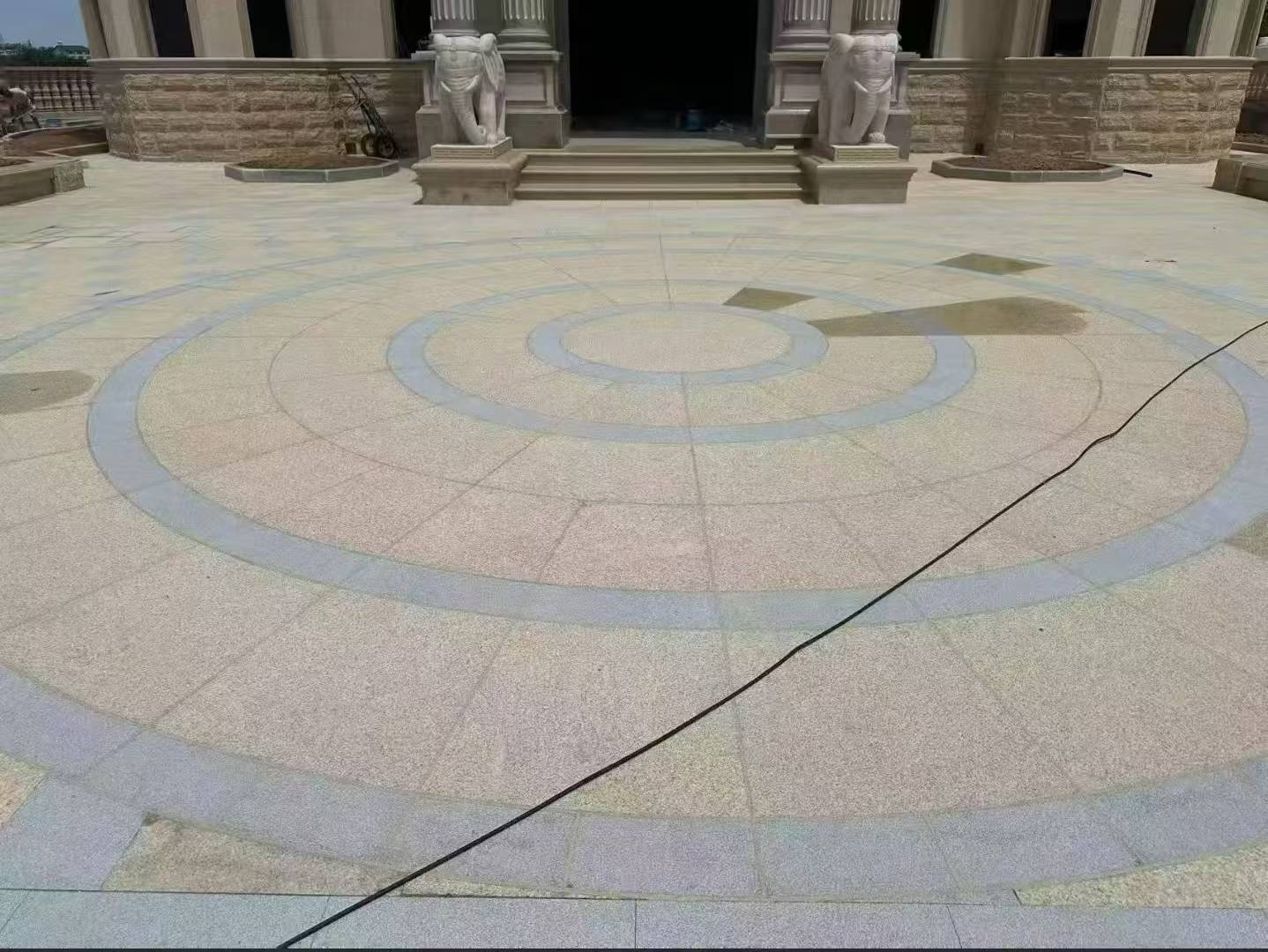 贺州 黄金麻芝麻灰花岗岩石材地铺拼接效果