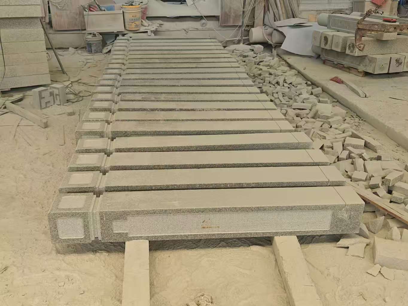 贺州 芝麻白异形加工雕刻-栏杆大柱，方柱