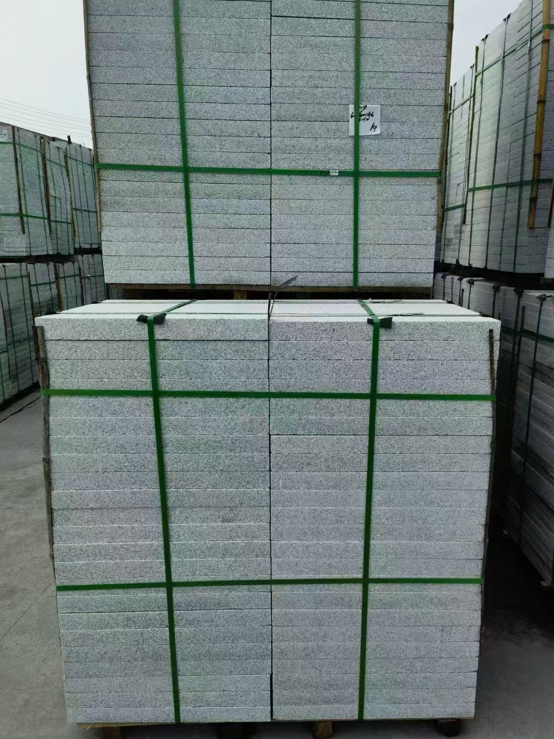 贺州 芝麻白火烧，园林广场市政工程地铺石，1.8~5.0厚均有现货