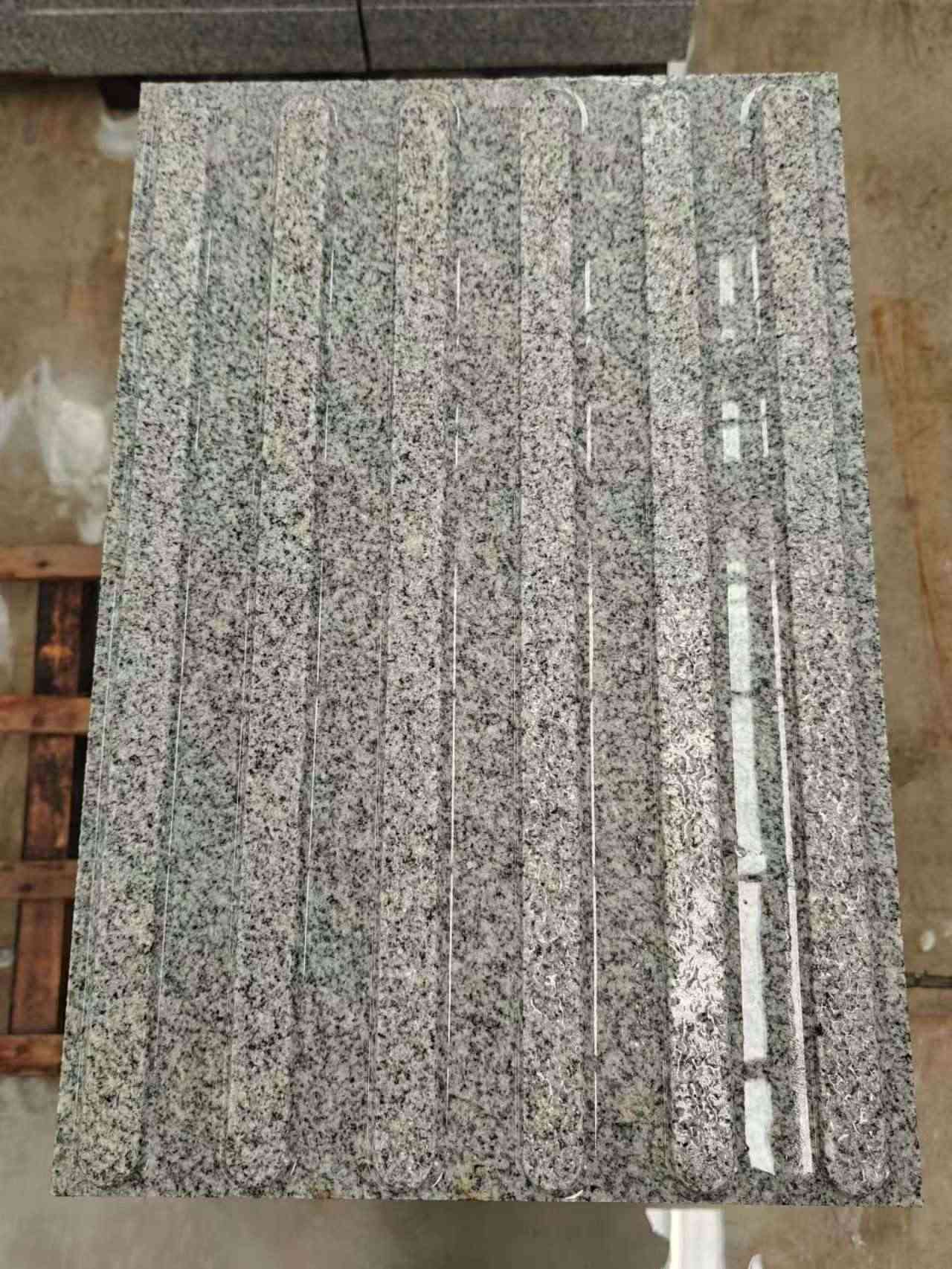 贺州 芝麻白花岗岩荔枝面雕刻盲道，盲条