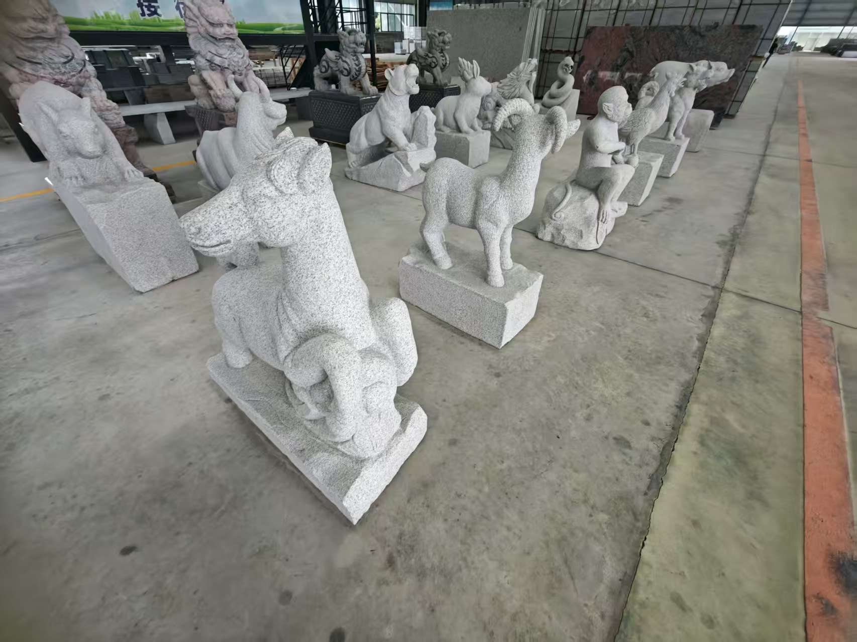 贺州 芝麻白花岗岩造型立体雕刻——十二生肖